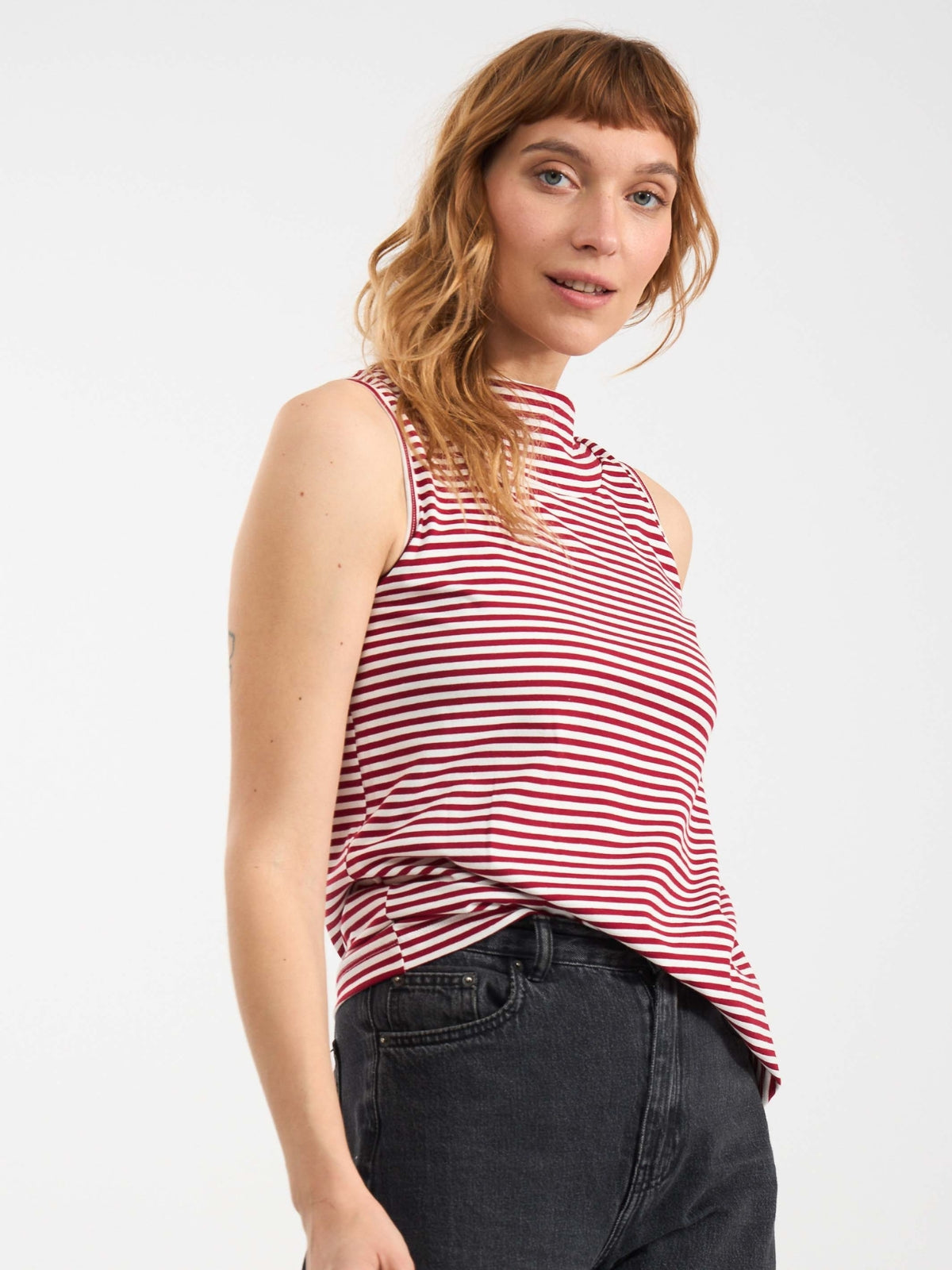 גופייה | חרטומית | לבן-אדום