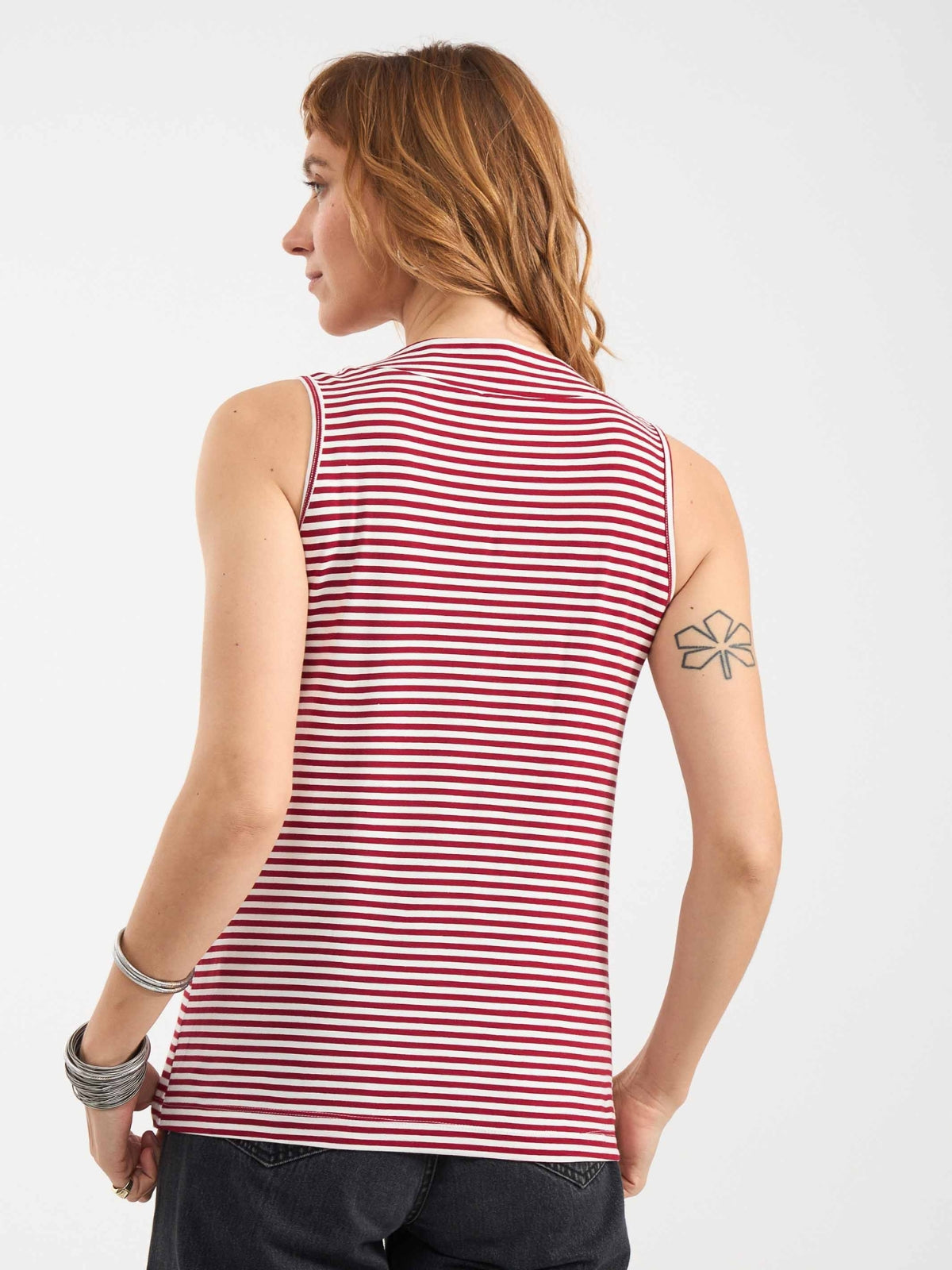 גופייה | חרטומית | לבן-אדום