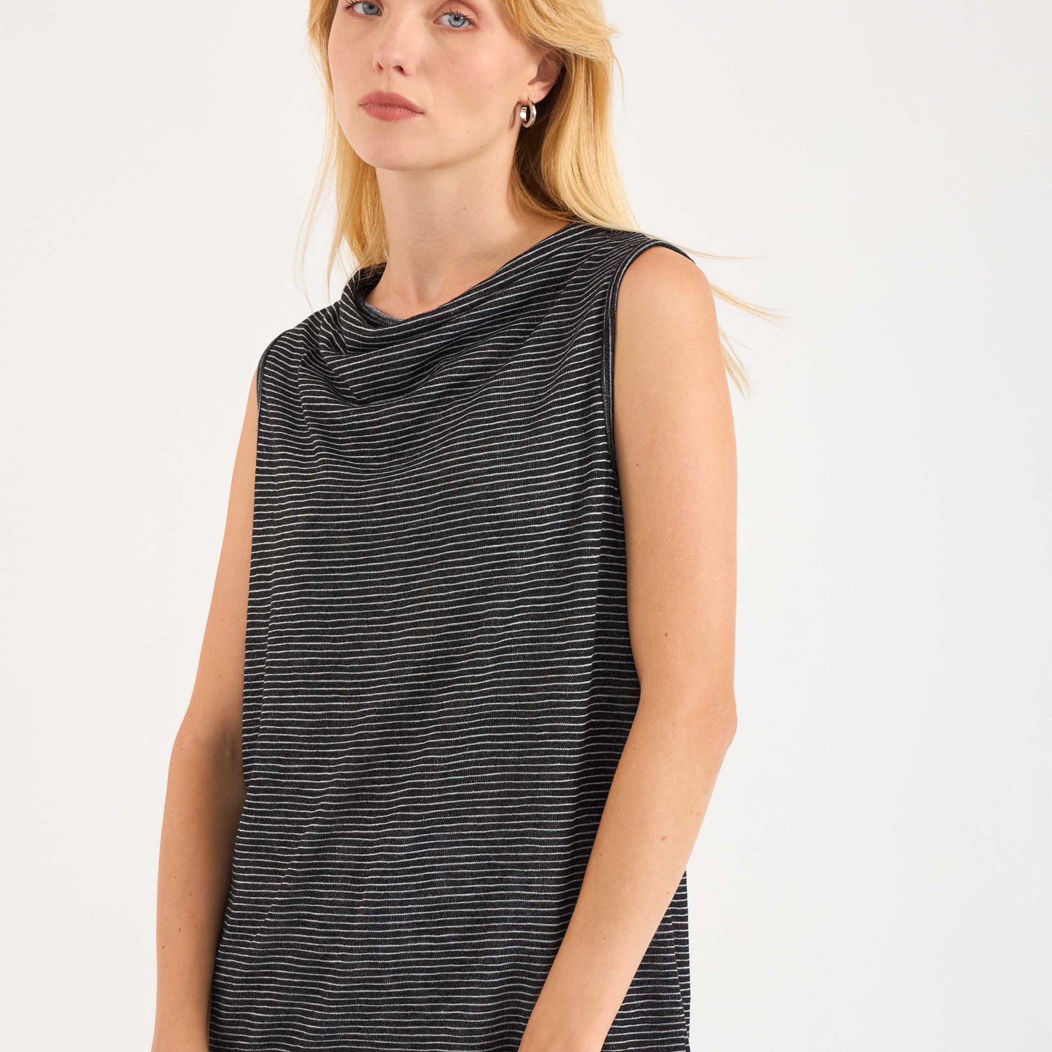 חולצה  | צוקים | פסים שחור לבן