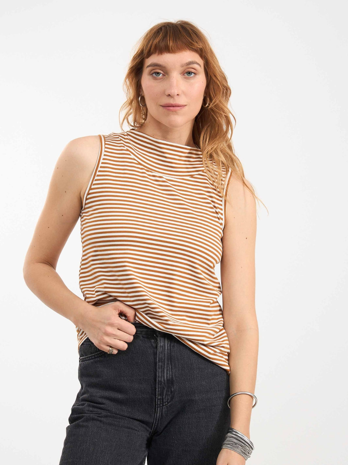 גופייה | חרטומית | לבן-חרדל