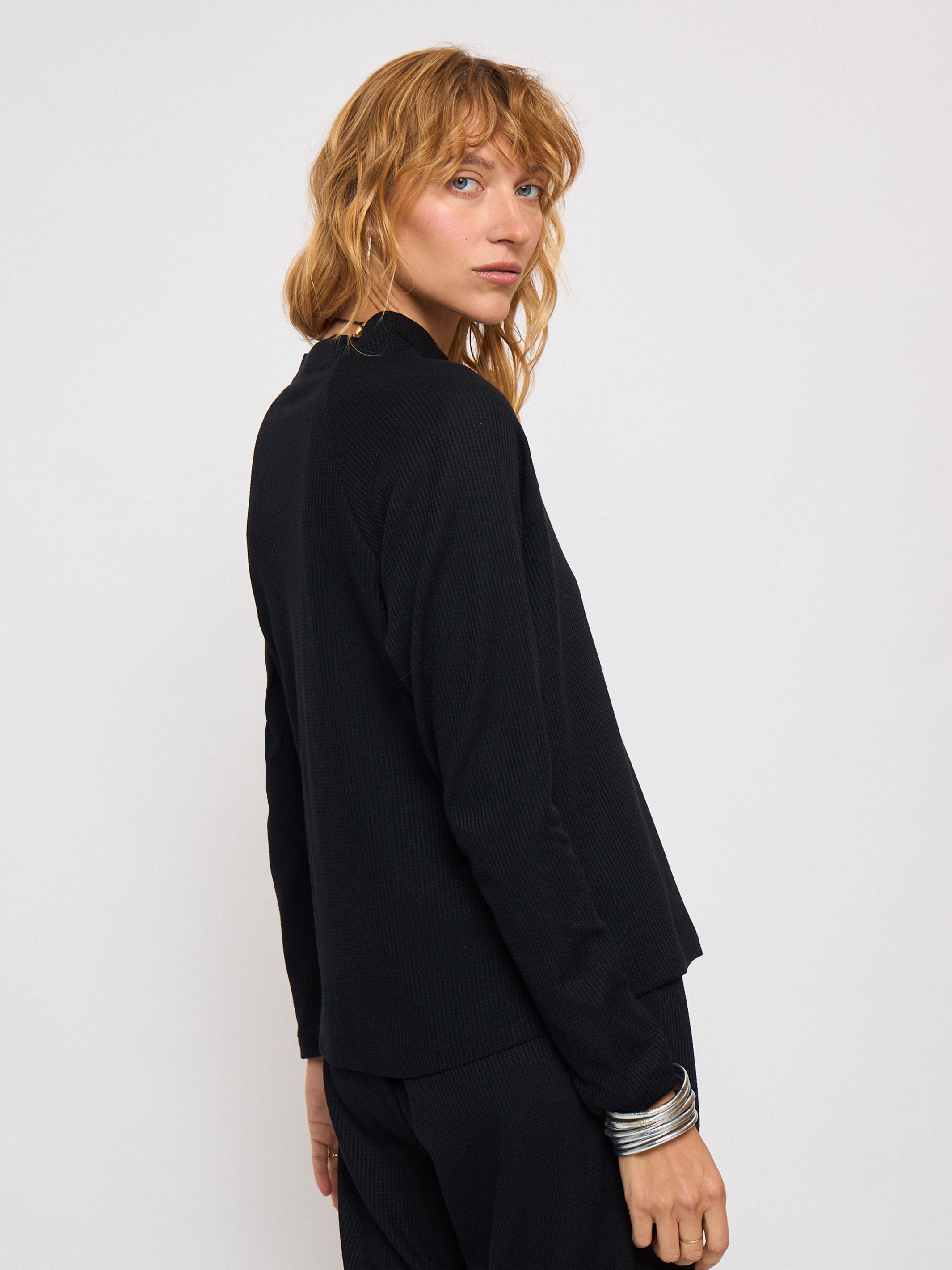 חולצה | אבישג | שחור