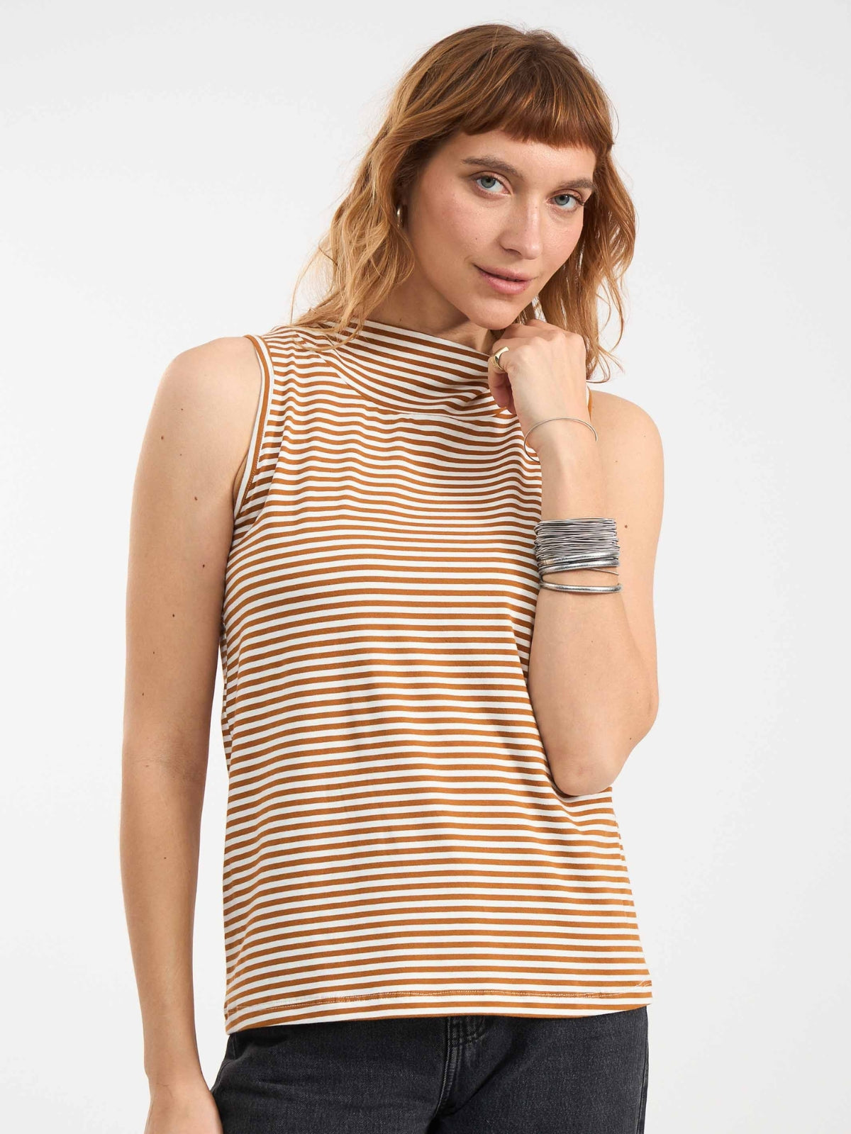 גופייה | חרטומית | לבן-חרדל