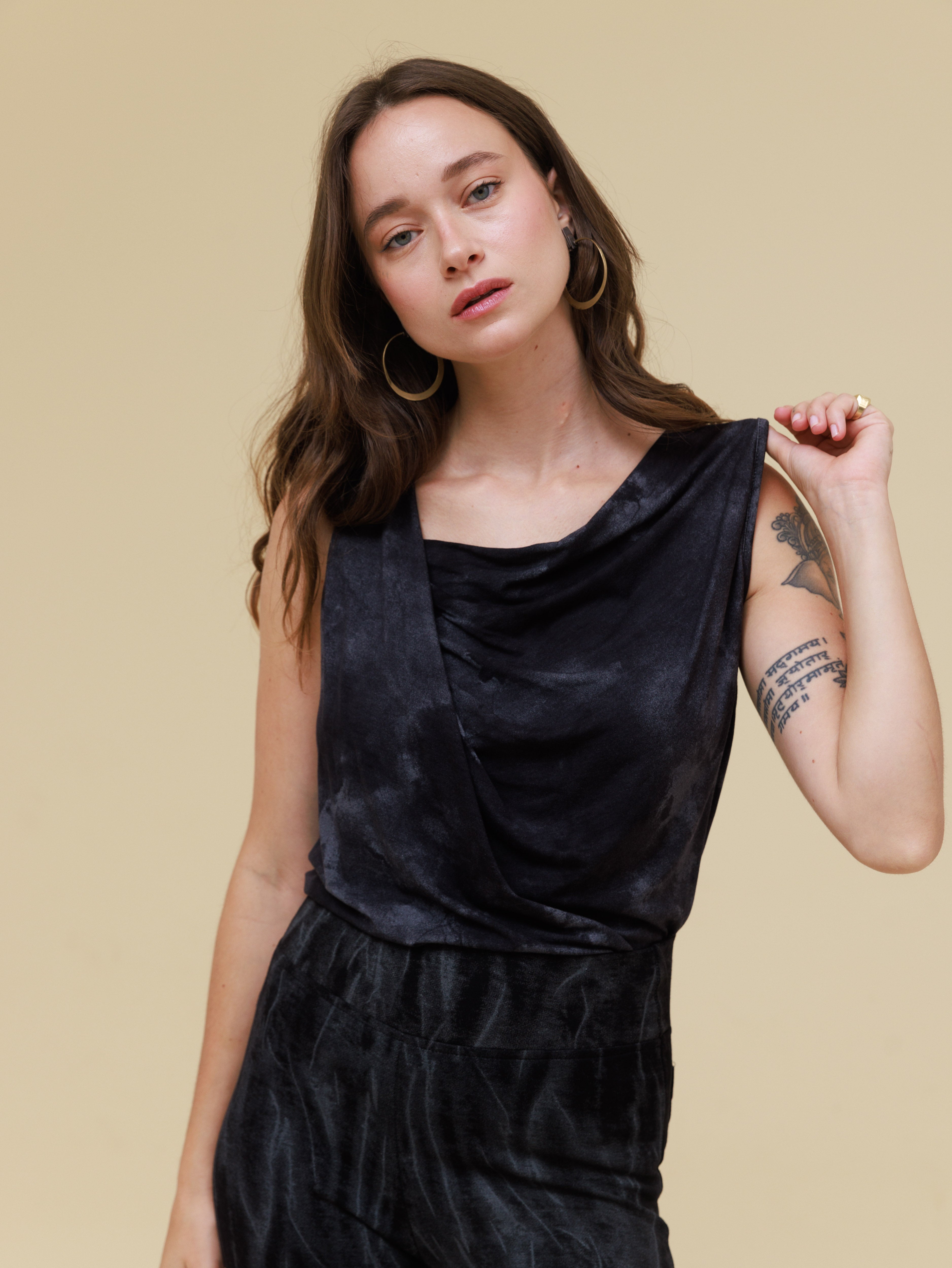 גופייה | נחליאלי | שחור