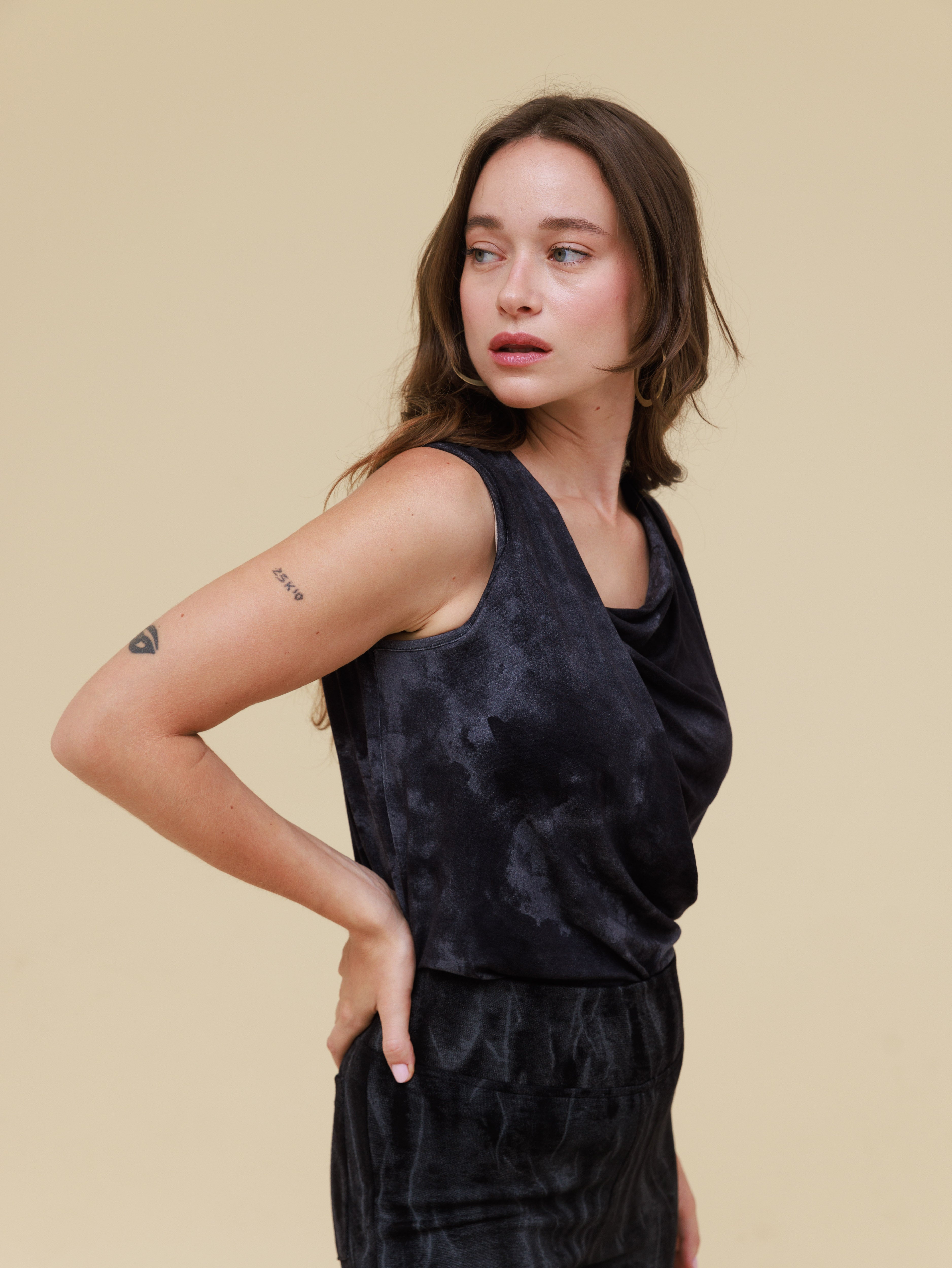 גופייה | נחליאלי | שחור