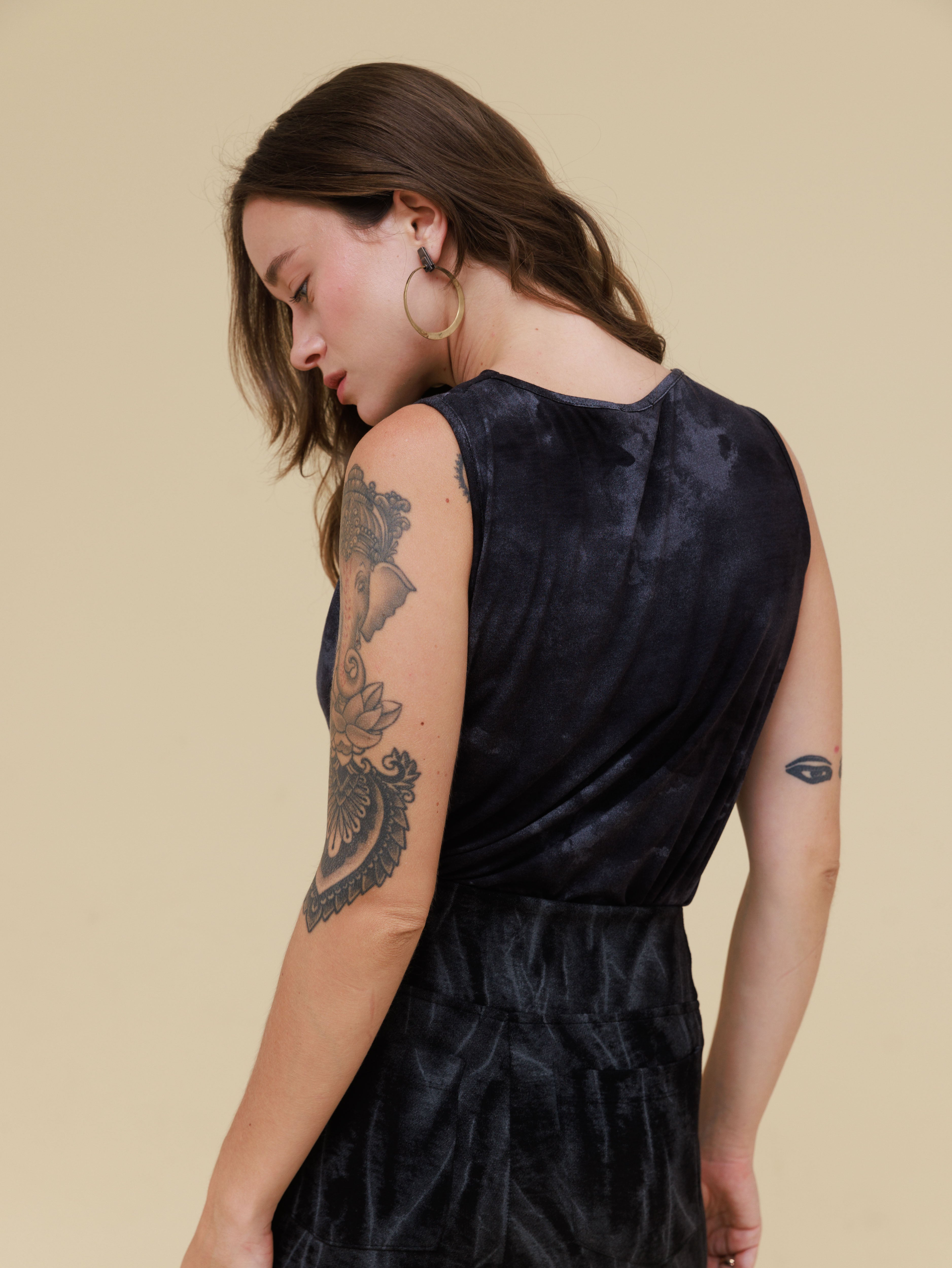 גופייה | נחליאלי | שחור