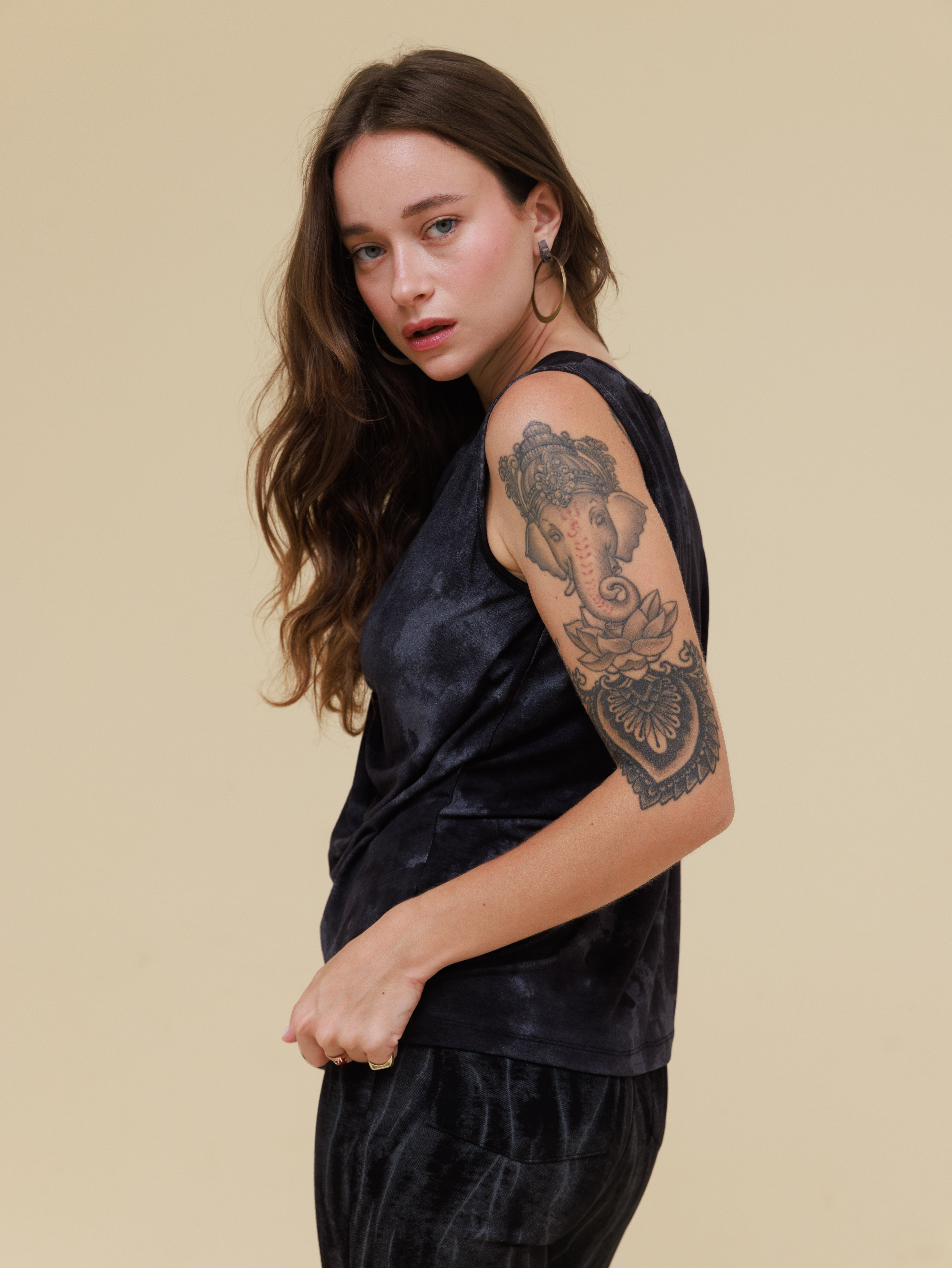 גופייה | נחליאלי | שחור