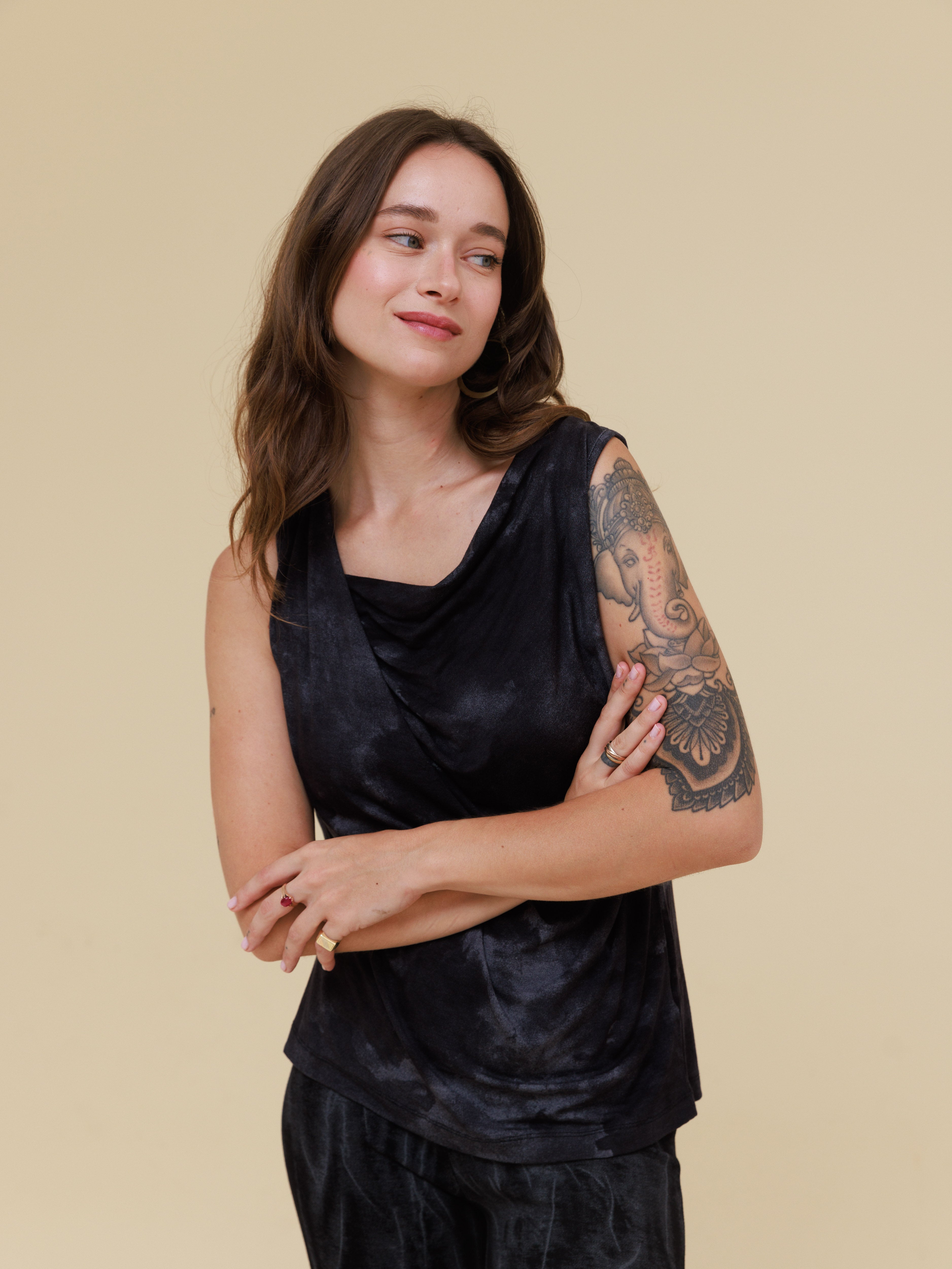 גופייה | נחליאלי | שחור