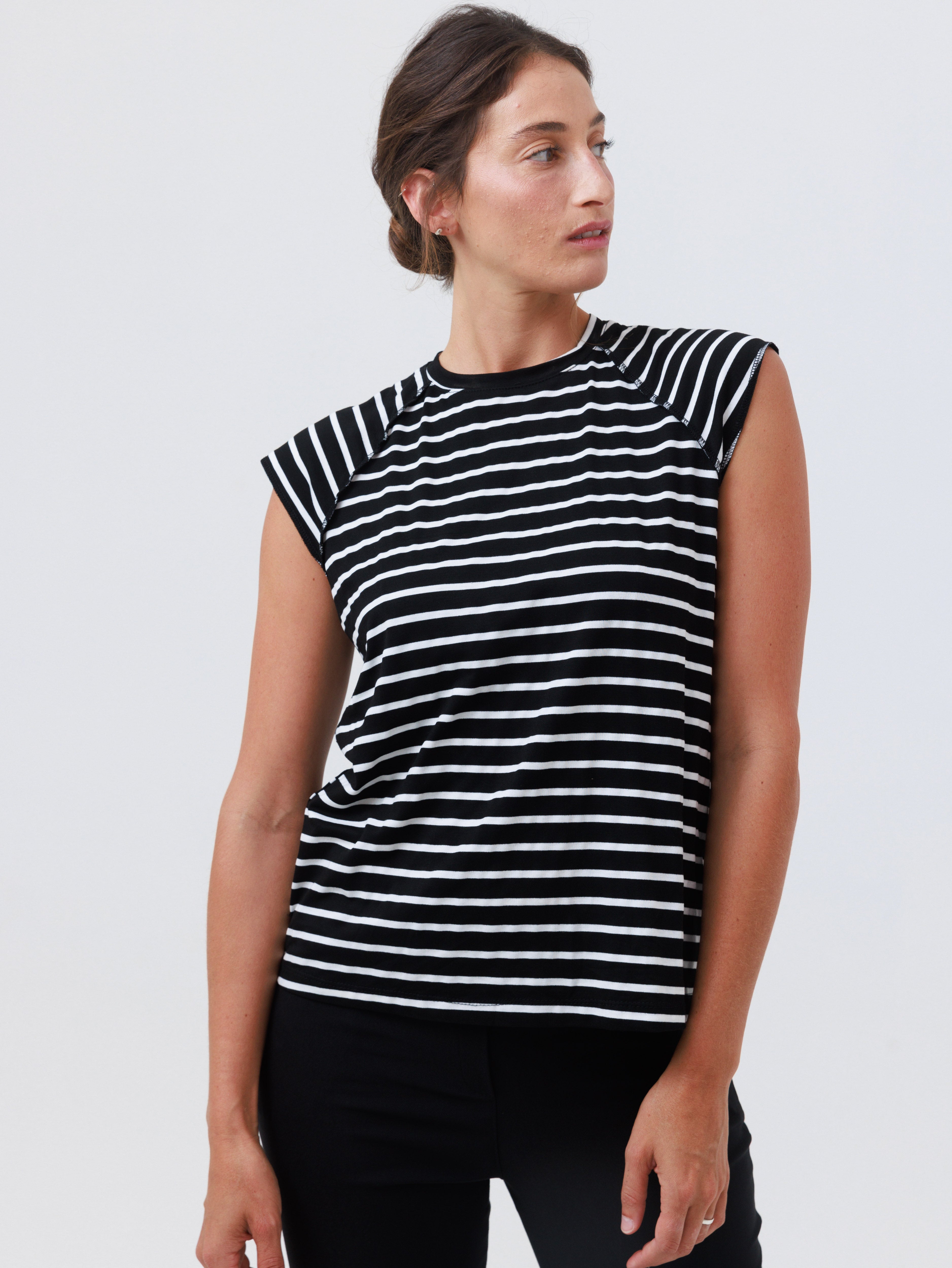 חולצה | חוגלת | שחור-לבן