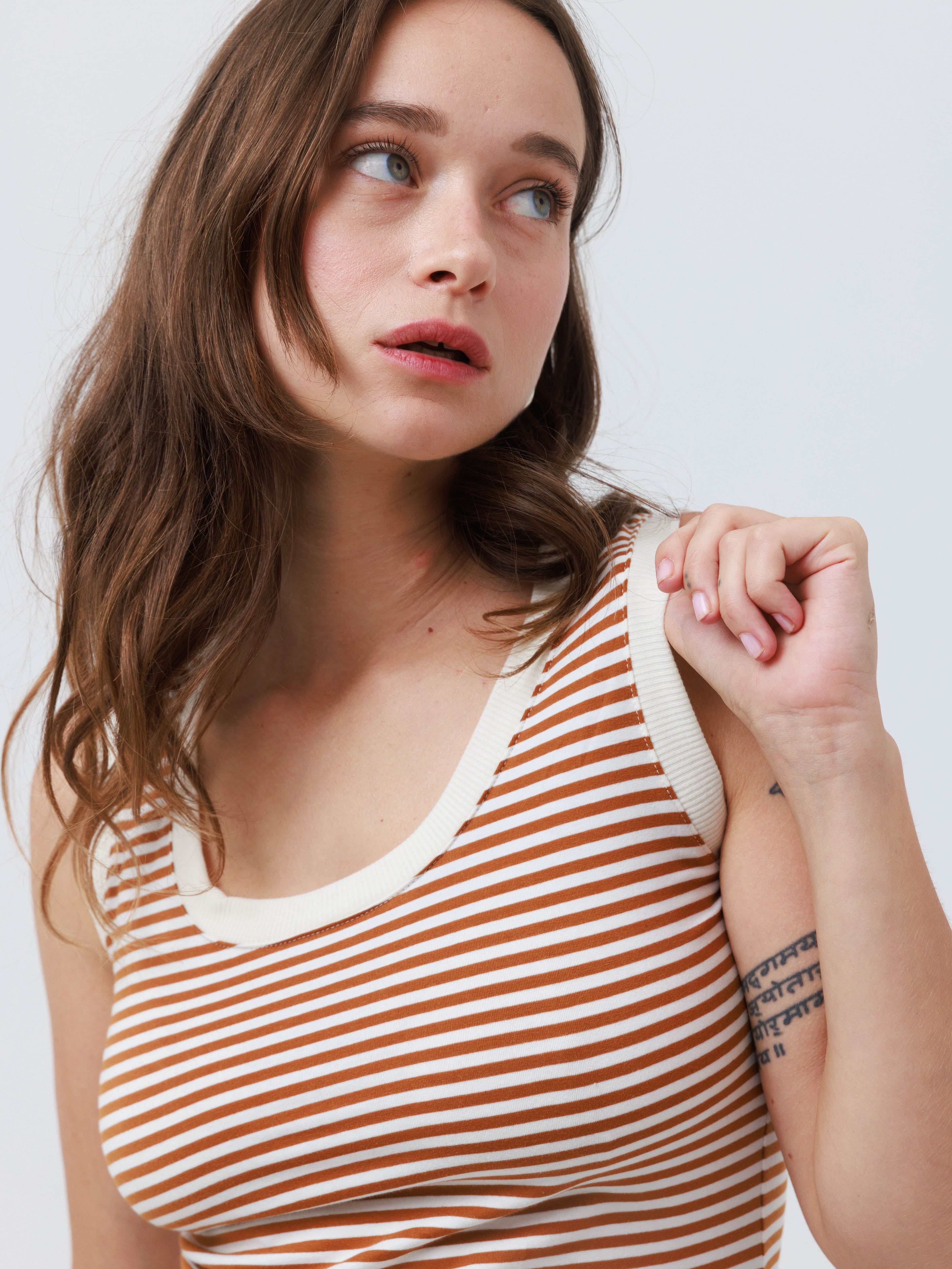 גופייה | סיס | לבן-חרדל