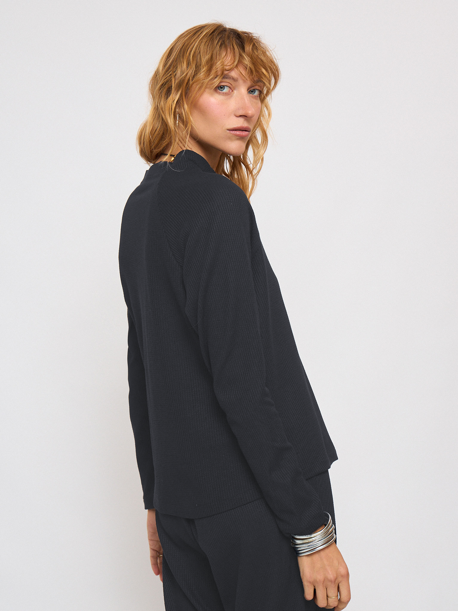 חולצה | אבישג | אפור בטון